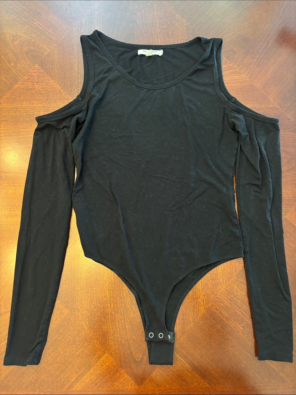Avec Les Filles Black Cold-Shoulder Long-Sleeve Bodysuit